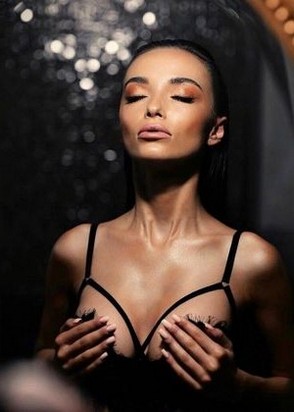 Массажистка Лера (23), Царицыно, 3,000 ₽ час, Минет в презервативе, Стриптиз не профи, тел +7(989)016-56-21