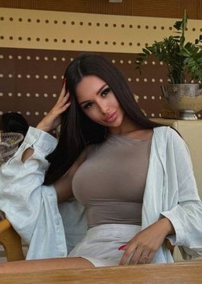 Проститутка Карина (24), Фрунзенская, 8,000 ₽ час, Стриптиз не профи, Массаж эротический, тел +7(950)729-01-41