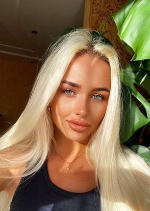 Профессионалка Алиса (22), Зябликово, 8,000 ₽ час, Окончание на грудь, Легкая доминация, тел +7(987)607-09-84