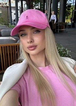 Профессионалка Алиса (23), Шелепиха, 8,000 ₽ час, Окончание на лицо, Стриптиз не профи, тел +7(952)209-58-50