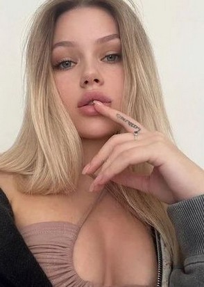 Проститутка Эля (22), Шаболовская, 8,000 ₽ час, Окончание на грудь, Массаж эротический, тел +7(908)298-59-08