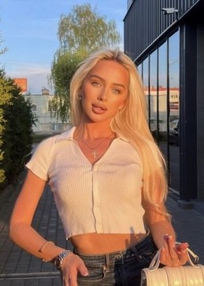 Профессионалка Ясмина (23), Марьино, Минет в презервативе, Массаж эротический, тел +7(902)872-78-61