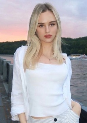 Путана Соня (22), Юго-Западная, 8,000 ₽ час, Массаж профессиональный, Фетиш, тел +7(902)597-03-97