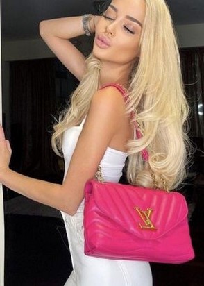 Проститутка Алина (20), 9,000 ₽ час, Минет в презервативе, Окончание на лицо, тел +7(989)529-94-29