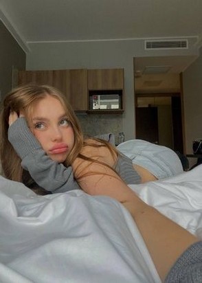 Индивидуалка Юля (21), Выставочная, 10,000 ₽ час, Стриптиз не профи, Золотой дождь вам (мужчине), тел +7(995)534-69-72