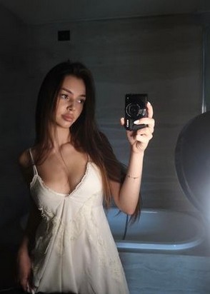 Путана Ева (20), Выставочная, 8,000 ₽ час, Массаж эротический, Золотой дождь вам (мужчине), тел +7(999)832-15-87