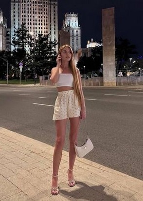 Куртизанка Надежда (23), Студенческая, 8,000 ₽ час, Секс классический, Окончание на грудь, тел +7(996)283-84-20