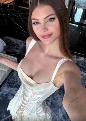 Ночная бабочка Олеся (27), Шаболовская, 3,000 ₽ час, Окончание на лицо, Стриптиз не профи, тел +7(988)348-90-93