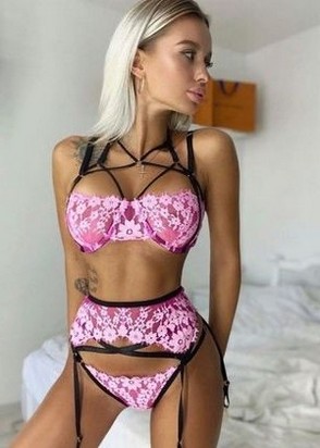 Шлюха Маша (26), Марьино, 3,000 ₽ час, Стриптиз не профи, Массаж расслабляющий, тел +7(904)318-20-12