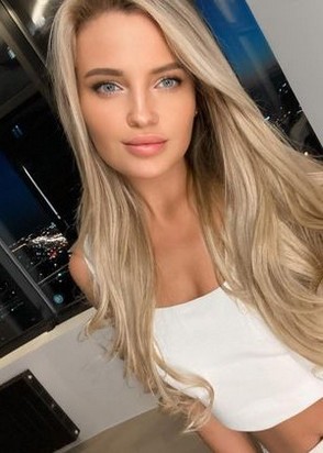 Профессионалка Соня (23), Ясенево, 8,000 ₽ час, Окончание на грудь, Массаж классический, тел +7(902)140-59-30