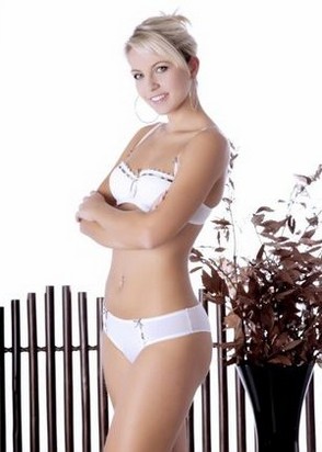 Шлюха Дина (26), Молодежная, 5,000 ₽ час, Минет в презервативе, Массаж классический, тел +7(951)609-57-58