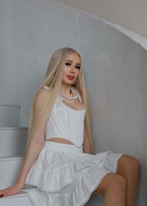 Шлюха Ева (20), 20,000 ₽ час, Окончание на лицо, Фистинг классический, тел +7(989)136-36-89