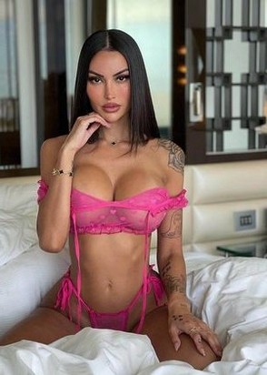 Шлюха Эльвира (30), Шелепиха, 8,000 ₽ час, Минет в презервативе, Массаж классический, тел +7(938)930-25-57