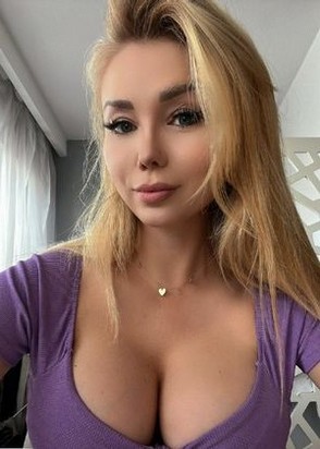 Куртизанка Карина (25), Авиамоторная, 3,450 ₽ час, Минет в презервативе, Минет глубокий, тел +7(952)839-52-31