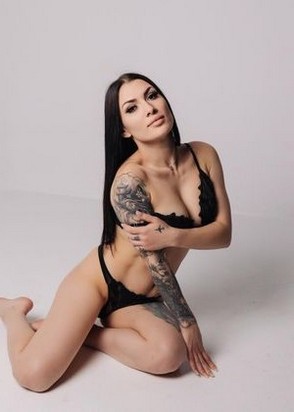 Профессионалка Агата (27), Царицыно, 8,000 ₽ час, Окончание на лицо, Легкая доминация, тел +7(918)195-86-83