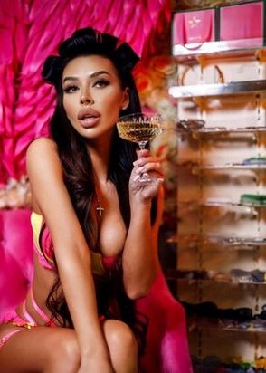 Проститутка Аглая (26), Шаболовская, 10,000 ₽ час, Минет в презервативе, Минет без резинки, тел +7(904)632-36-70