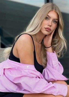 Массажистка Имани (25), Каширская, 10,000 ₽ час, Массаж расслабляющий, Массаж эротический, тел +7(953)481-06-54
