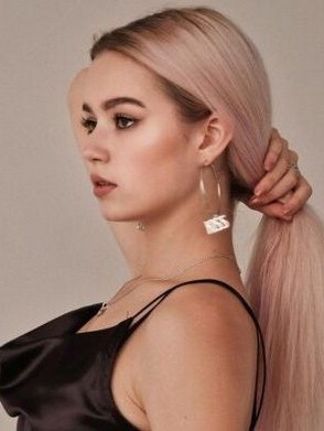 Массажистка Оля (24), Шаболовская, 5,000 ₽ час, Минет в презервативе, Легкая доминация, тел +7(931)075-48-05