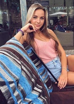 Профессионалка Ева (23), Битцевский парк, 5,000 ₽ час, Секс классический, Анилингус вам (мужчине), тел +7(988)432-64-28