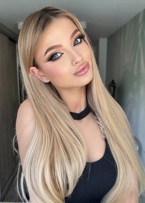 Куртизанка Виолетта (22), Ленинский проспект, 10,000 ₽ час, Минет в презервативе, Массаж расслабляющий, тел +7(937)832-90-42