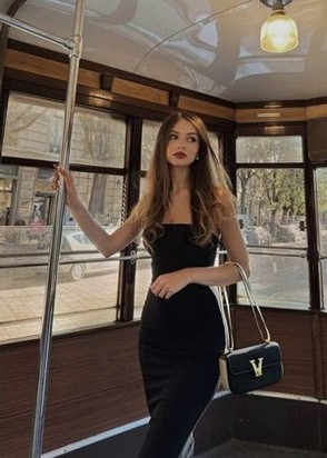 Куртизанка Екатерина (22), Авиамоторная, 10,000 ₽ час, Секс анальный, Минет в презервативе, тел +7(951)237-71-52
