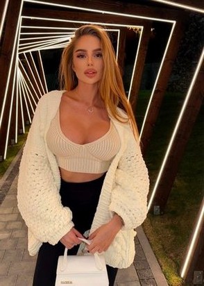 Шлюха Марго (25), Студенческая, 5,000 ₽ час, Минет глубокий, Окончание на грудь, тел +7(908)125-42-54