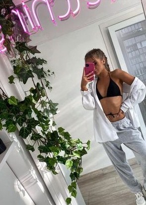 Содержанка Даша (22), Пятницкое шоссе, 10,000 ₽ час, Минет в презервативе, Легкая доминация, тел +7(951)498-73-31